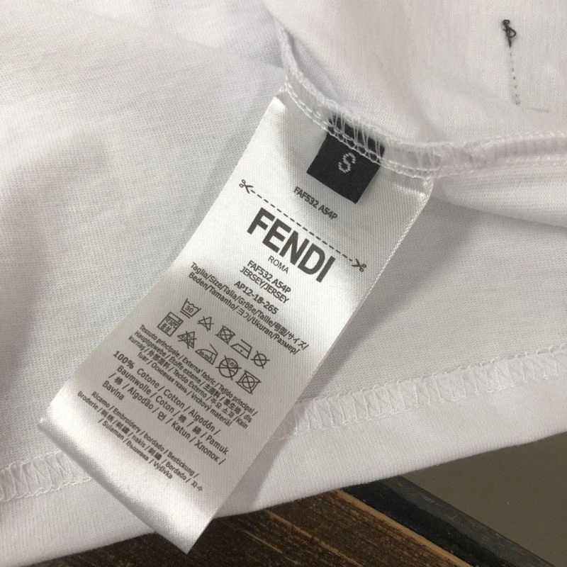 Snug Fendi T-Shirts 123140