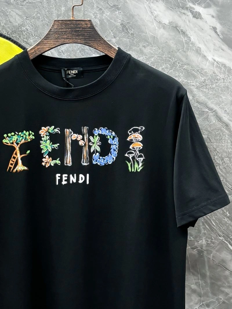 Compact Fendi T-Shirts 122832