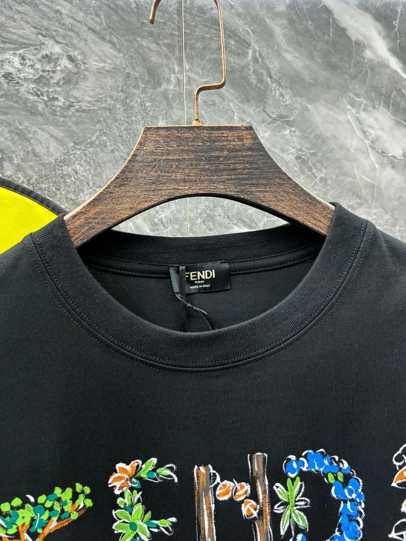Compact Fendi T-Shirts 122832