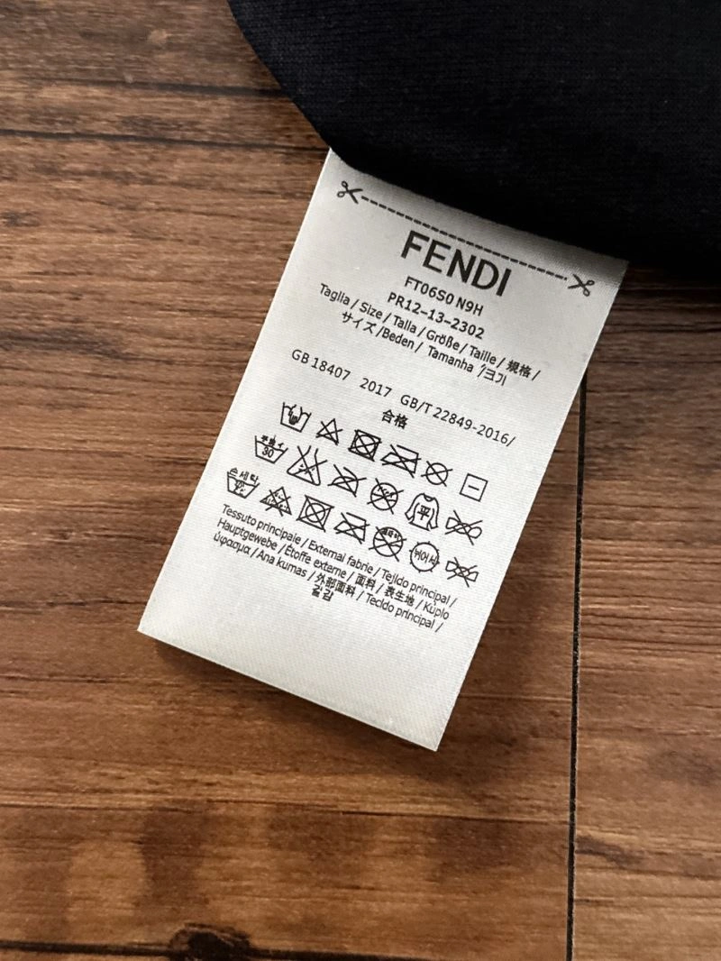 Versatile Fendi T-Shirts 122830