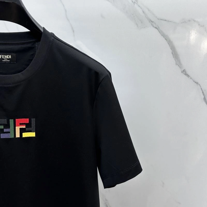 Effortless Fendi T-Shirts 122798