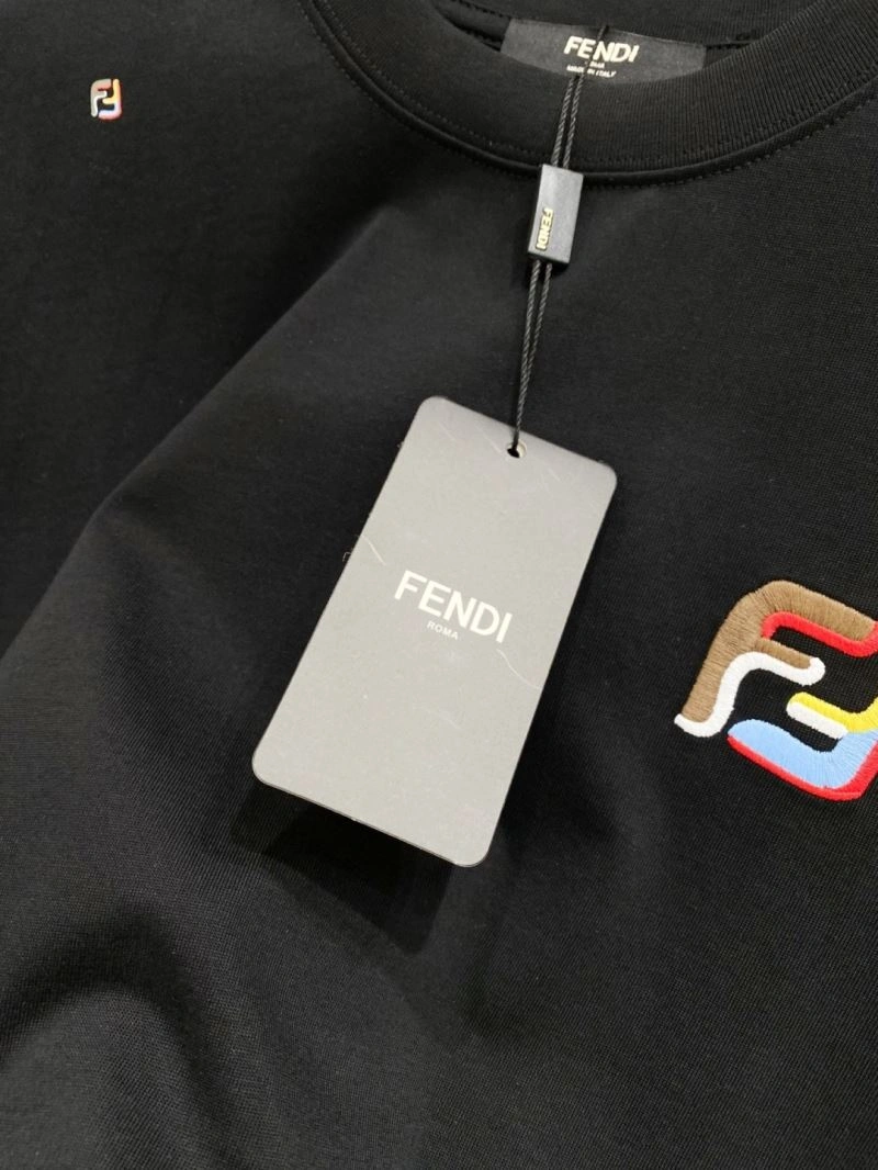 ComfortFit Fendi T-Shirts 122785