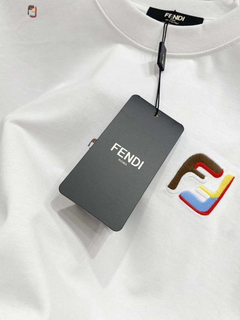 Versatile Fendi T-Shirts 122771