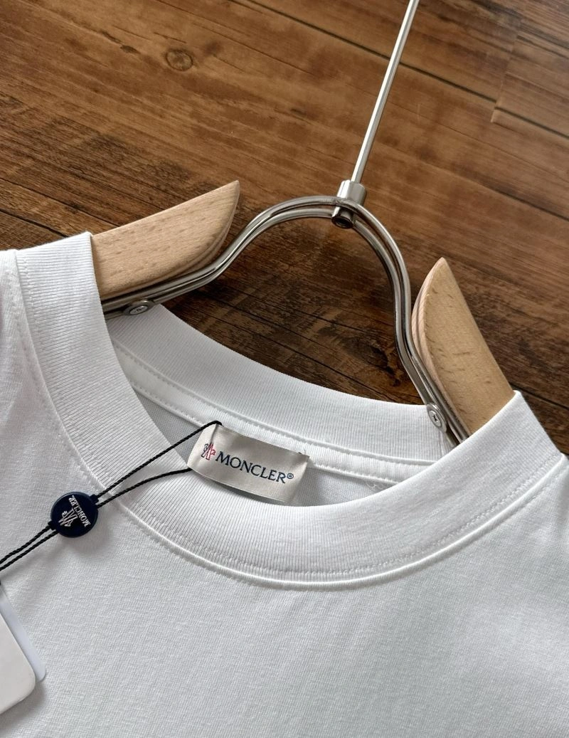 Stylish Fendi T-Shirts 122756