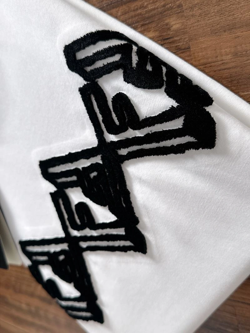 Stylish Fendi T-Shirts 122756