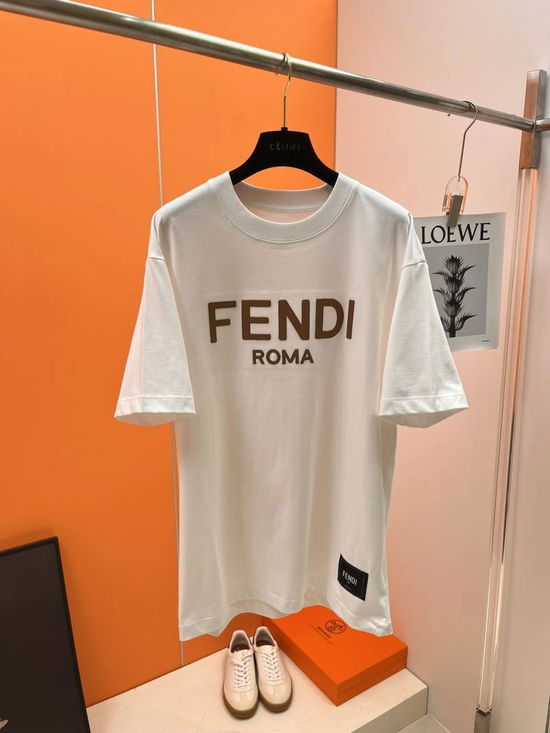 Fendi T-Shirts Comfortable 122594