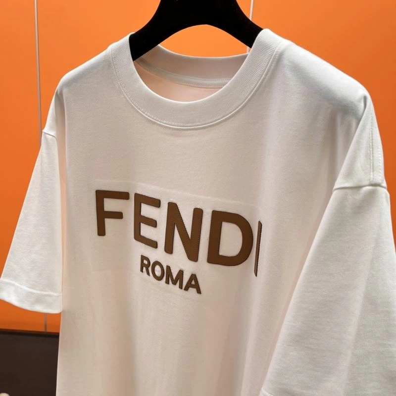 Fendi T-Shirts Comfortable 122594