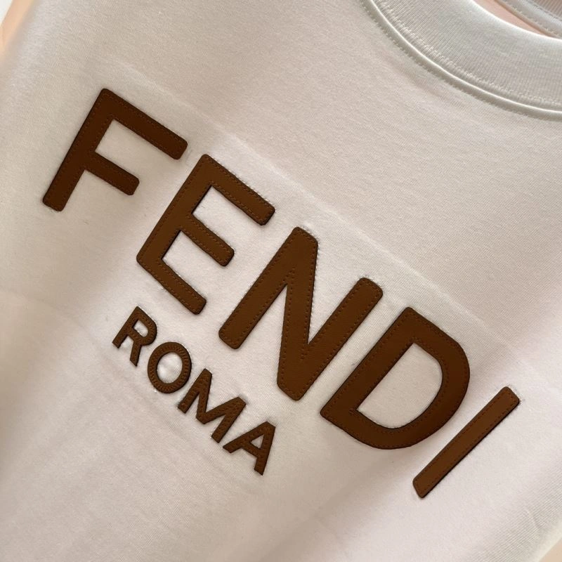 Fendi T-Shirts Comfortable 122594