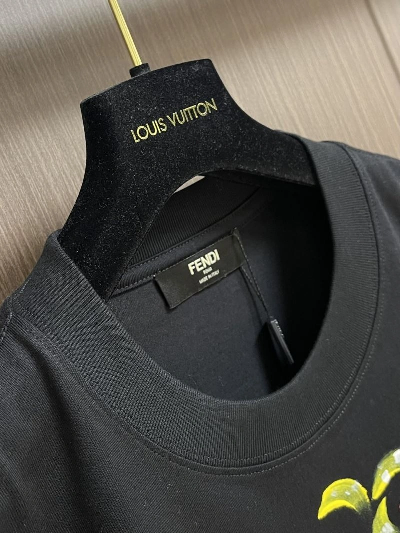 Fendi T-Shirts Chic 122557
