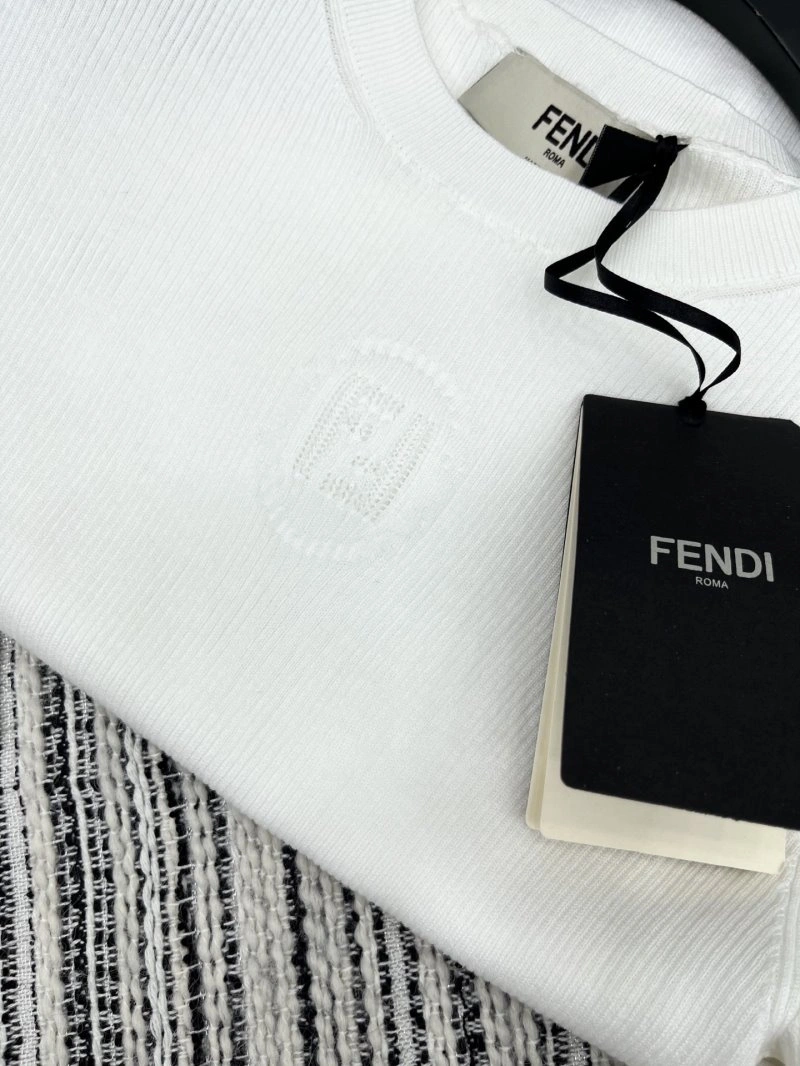 Fendi T-Shirts Breathable 120544