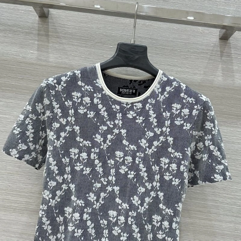 Fendi T-Shirts Sleek 120532