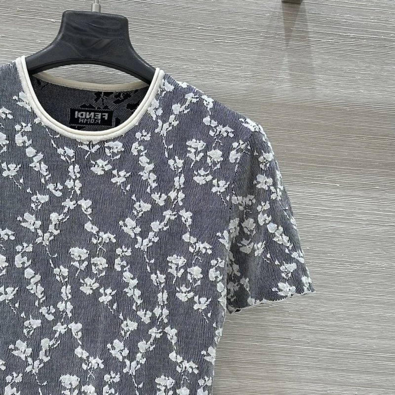Fendi T-Shirts Sleek 120532