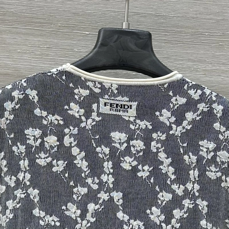 Fendi T-Shirts Sleek 120532