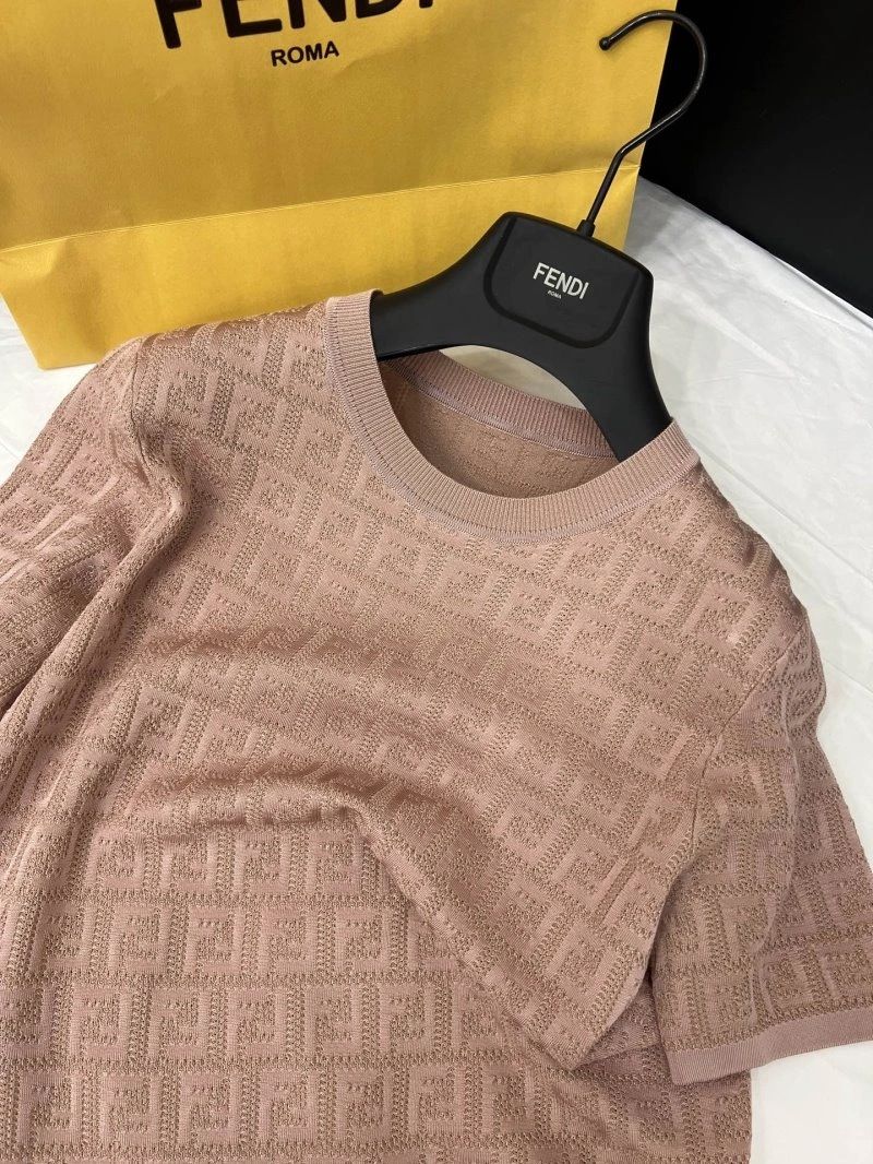 Fendi T-Shirts Sleek 120746