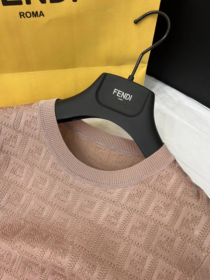 Fendi T-Shirts Sleek 120746