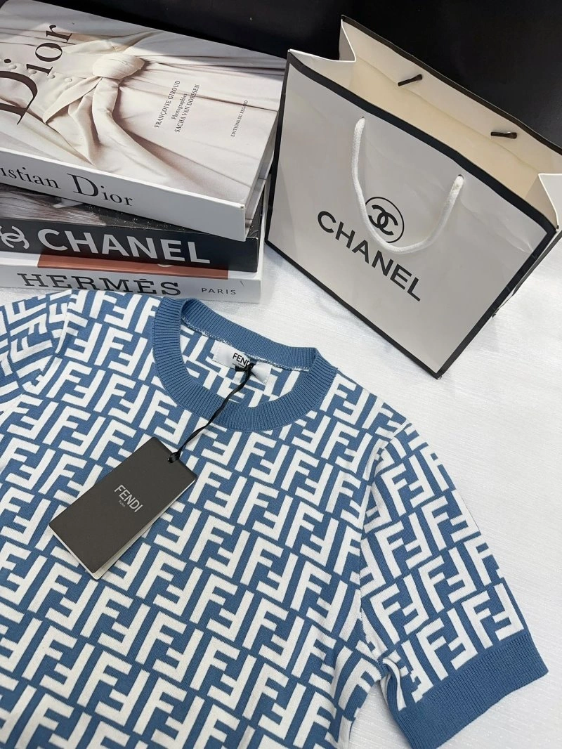 Fendi T-Shirts Trendsetting 120422