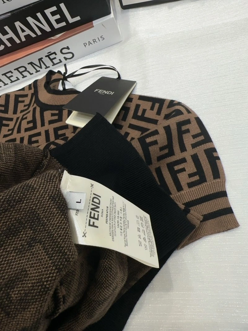 RelaxedFit Fendi T-Shirts 120402
