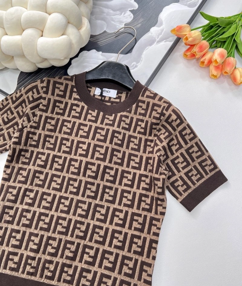 Bright Fendi T-Shirts 120384