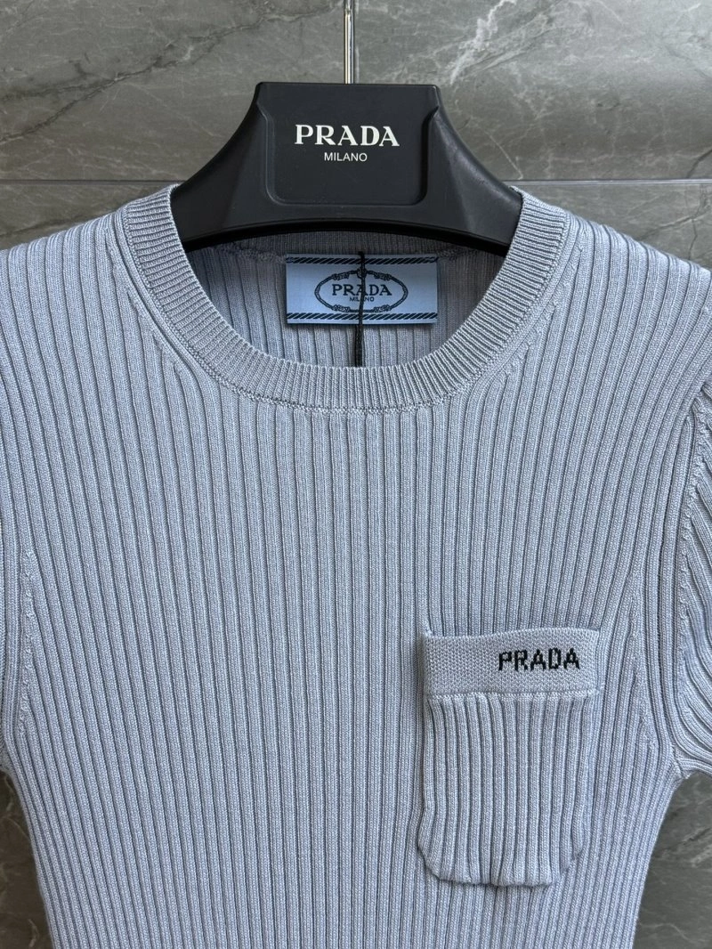 Fendi T-Shirts TimelessDesign 120380