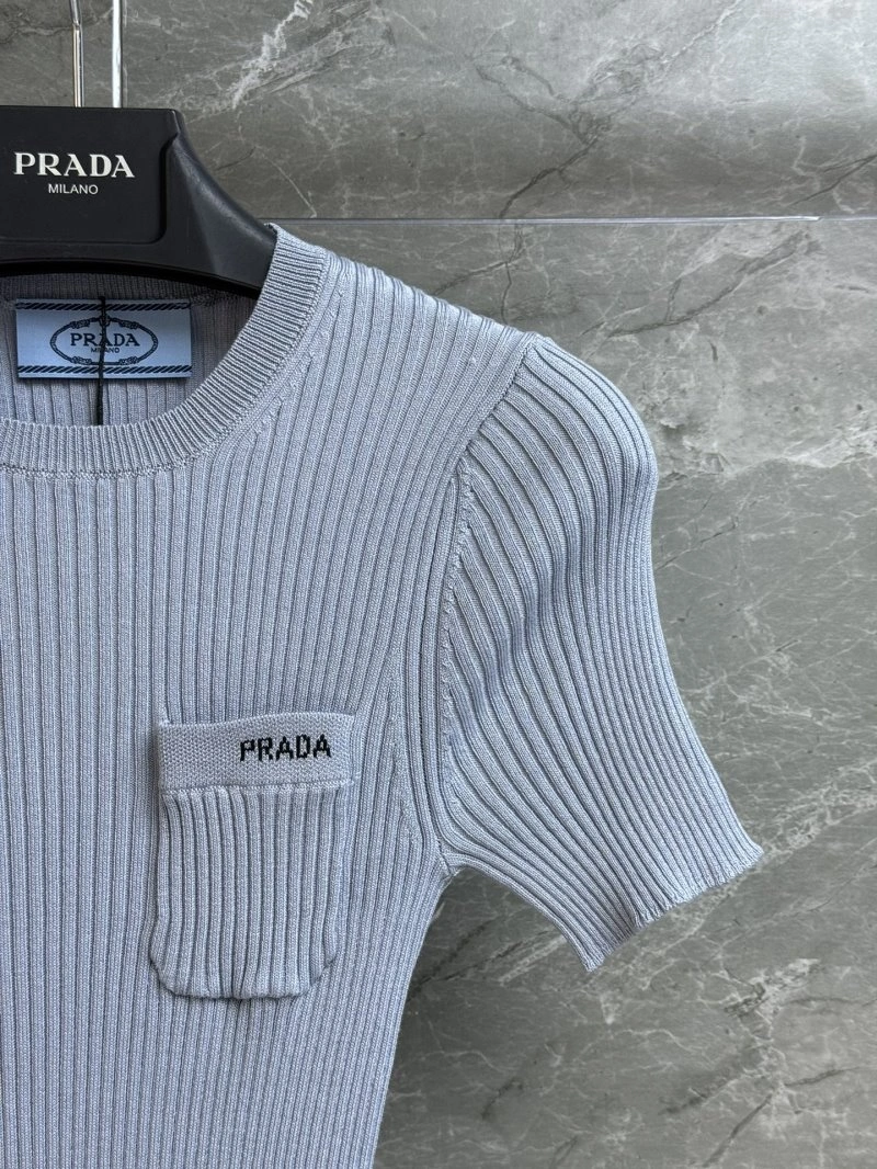 Fendi T-Shirts TimelessDesign 120380
