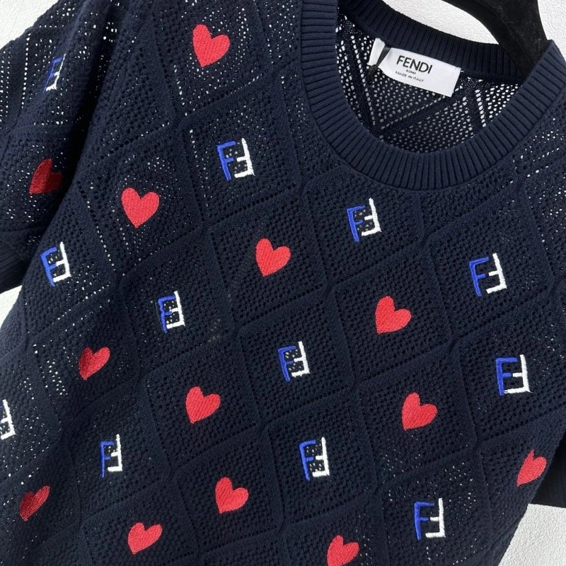 Stretchable Fendi T-Shirts 120356