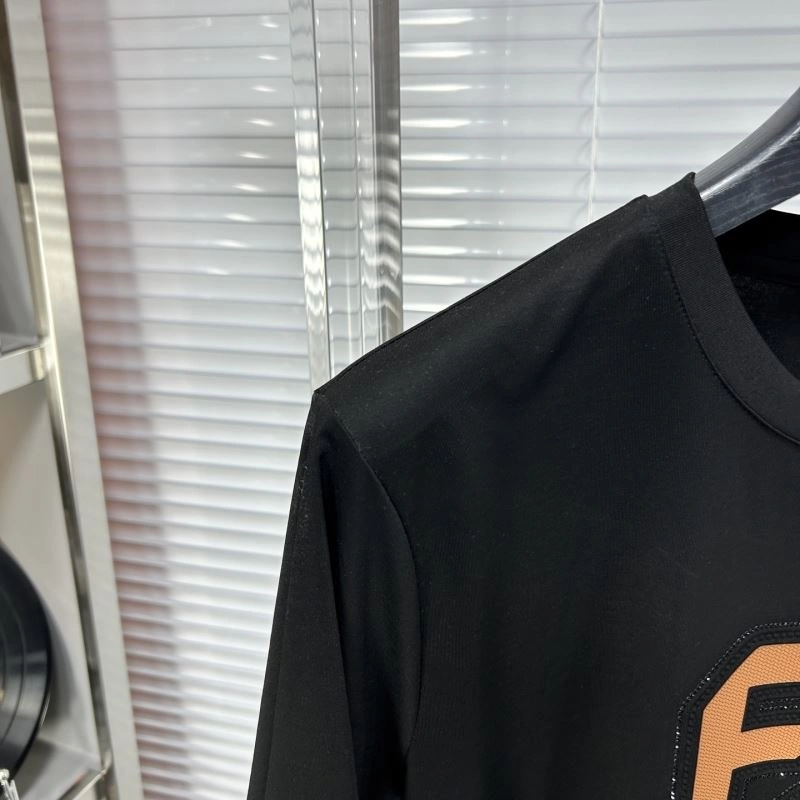 Fendi T-Shirts Breathable 122437