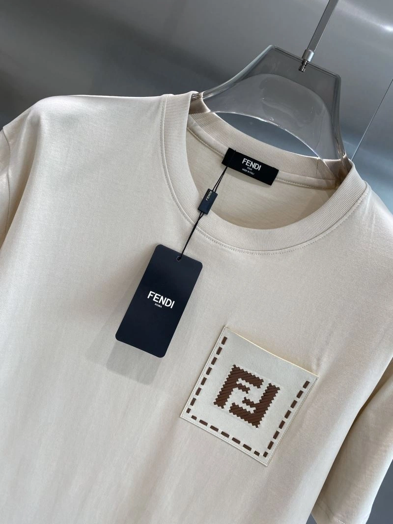 Fendi T-Shirts Youthful 122424