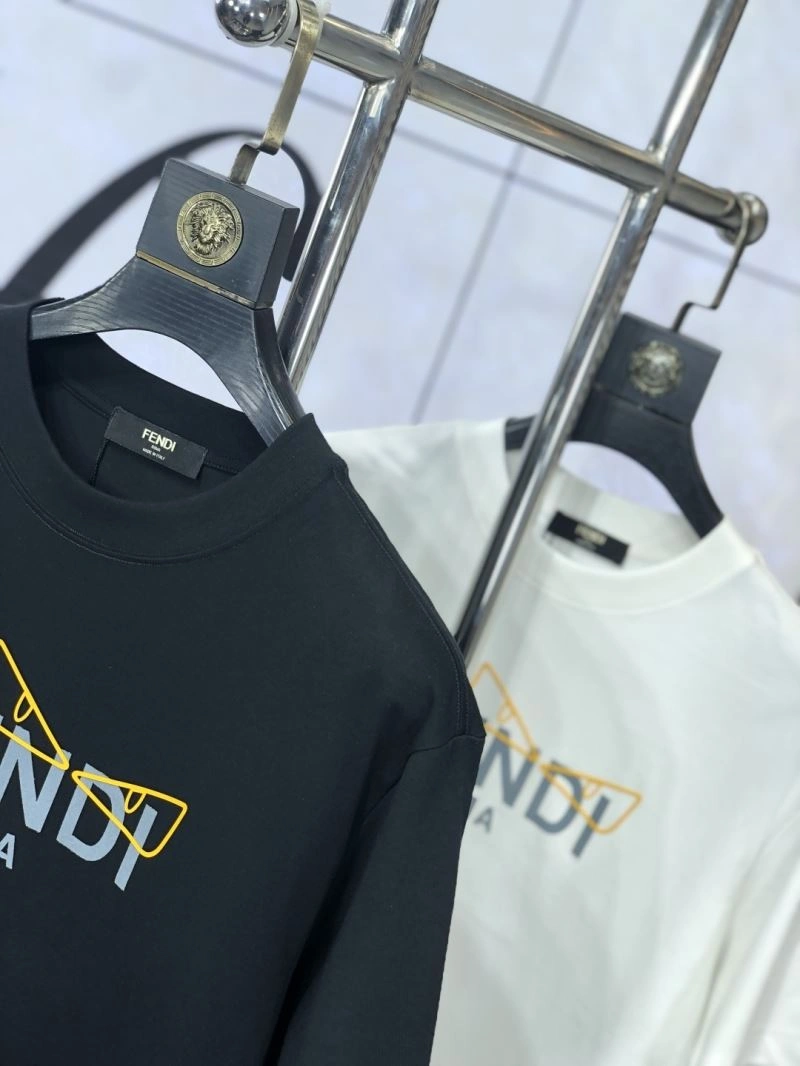 Fendi T-Shirts Comfortable 122421