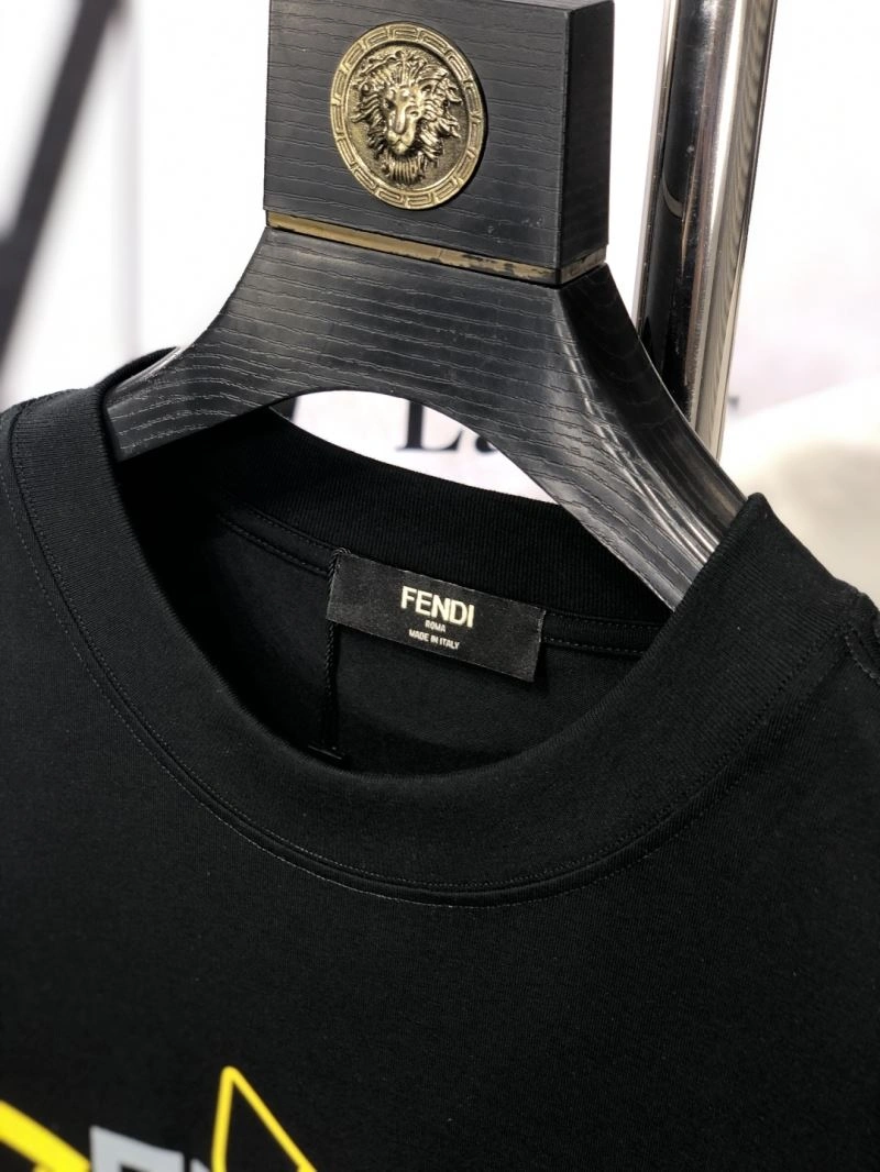 Fendi T-Shirts Comfortable 122421