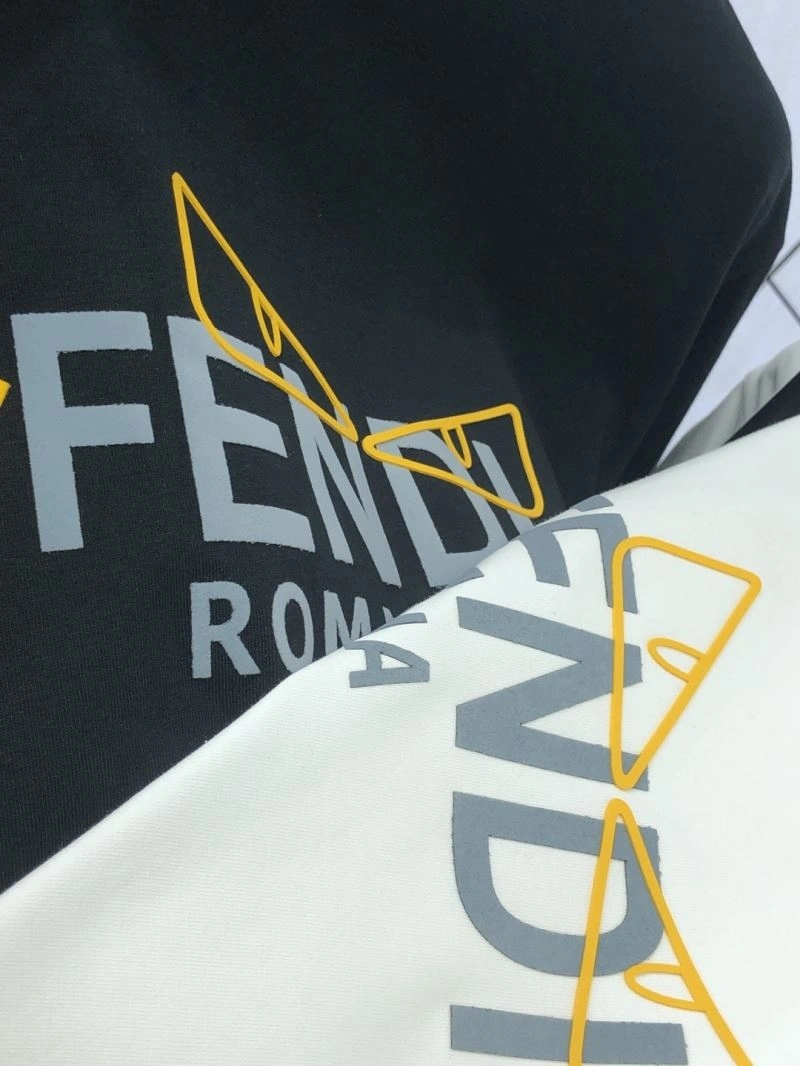 Fendi T-Shirts Comfortable 122421