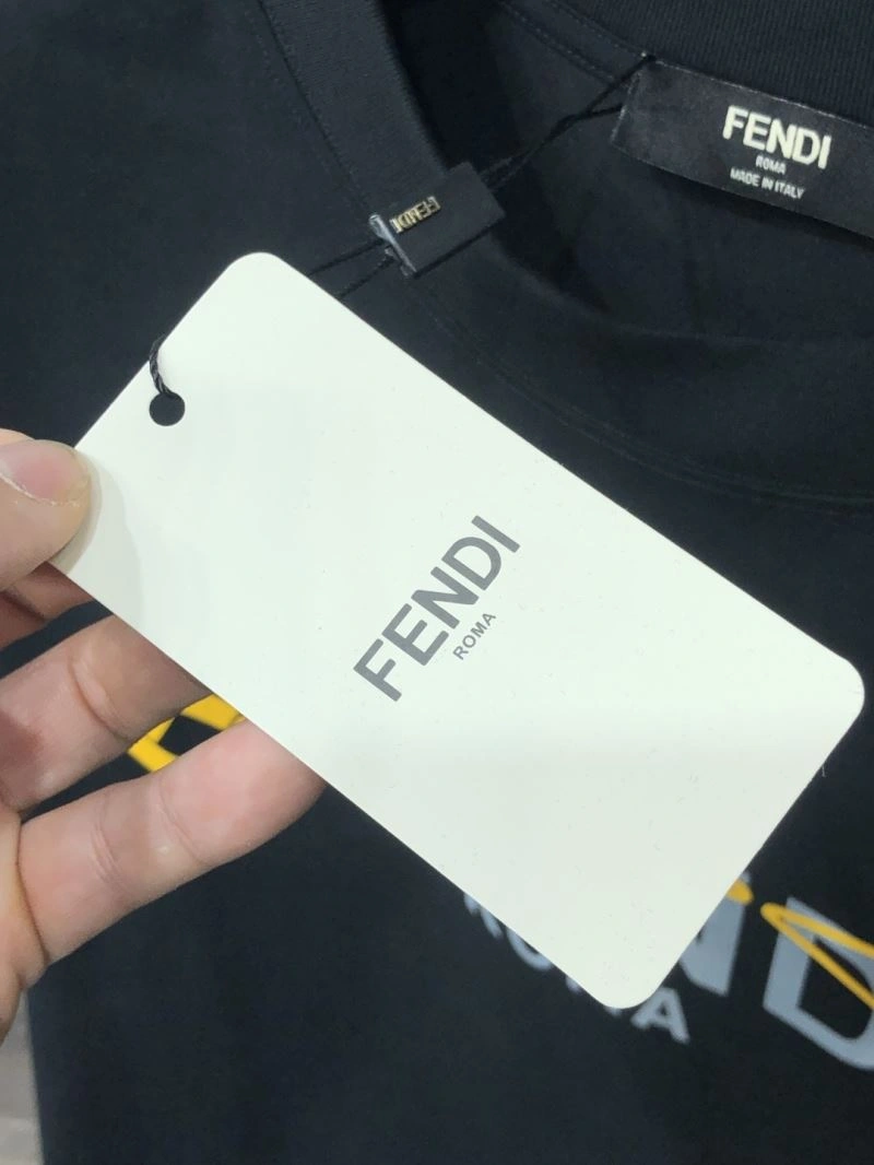 Fendi T-Shirts Comfortable 122421