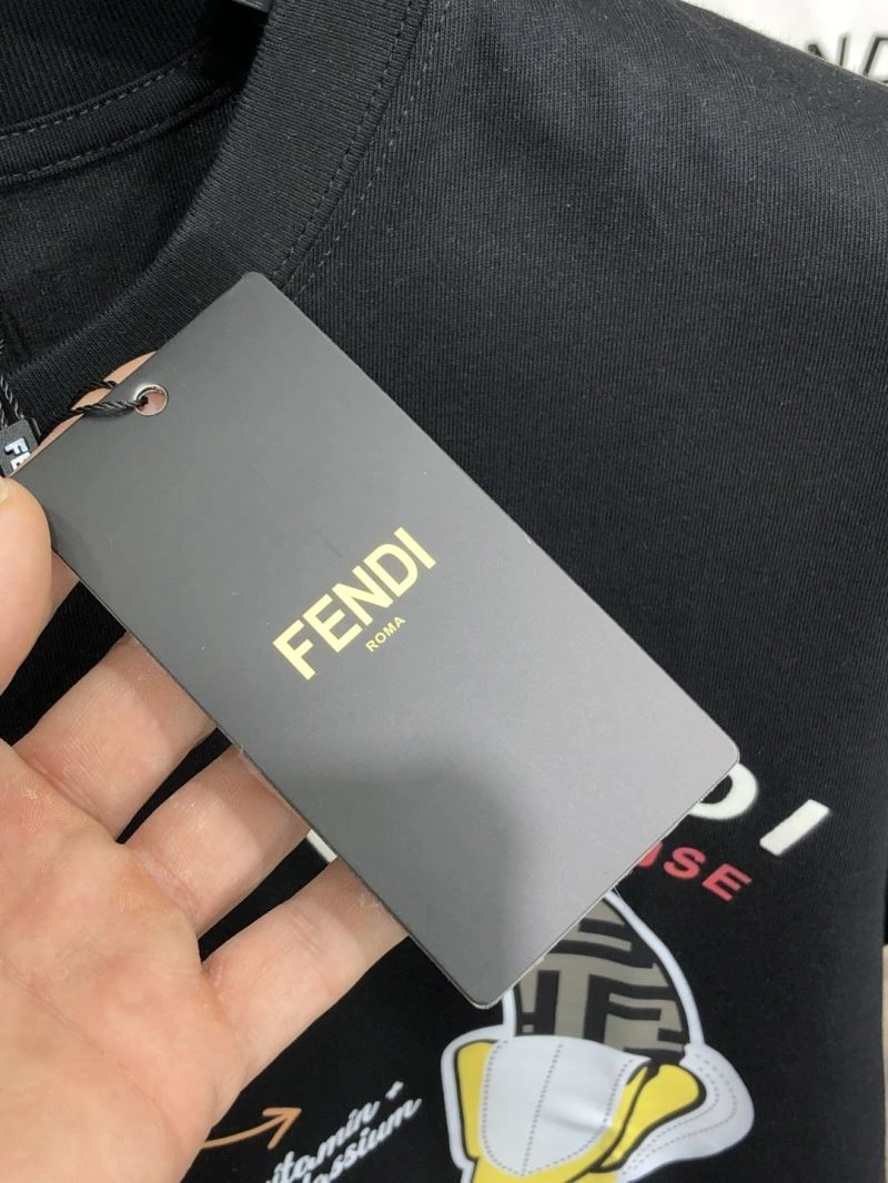 Fendi T-Shirts Chic 122354