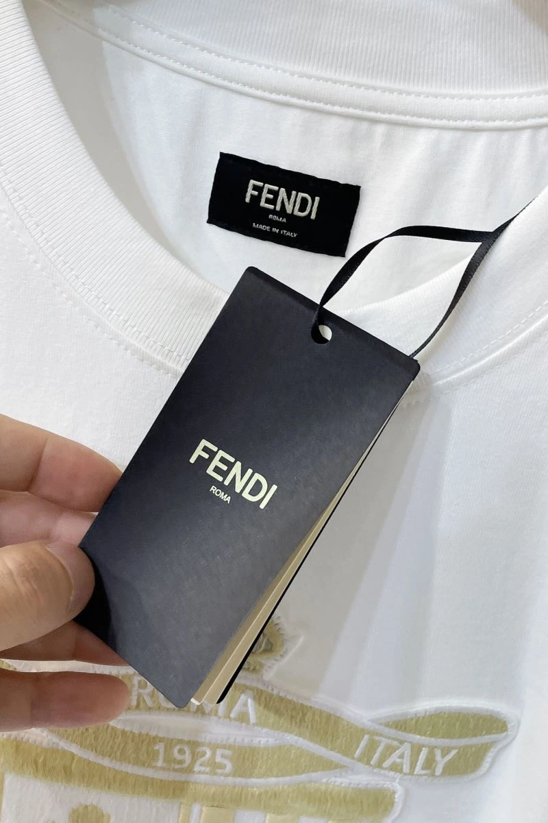 Fendi T-Shirts Durable 122370