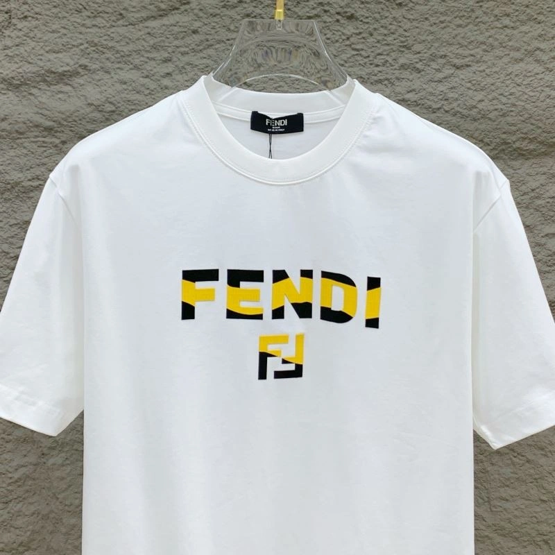 Fendi T-Shirts Chic 122337