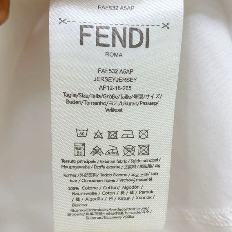 Fendi T-Shirts Chic 122337