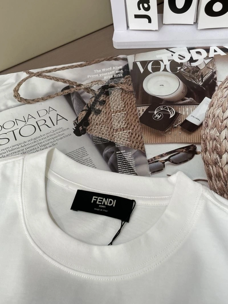 Fendi T-Shirts Bold 122315