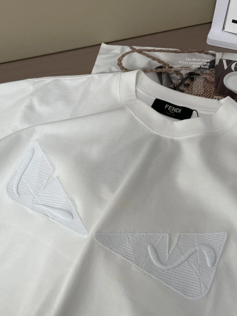 Fendi T-Shirts Bold 122315