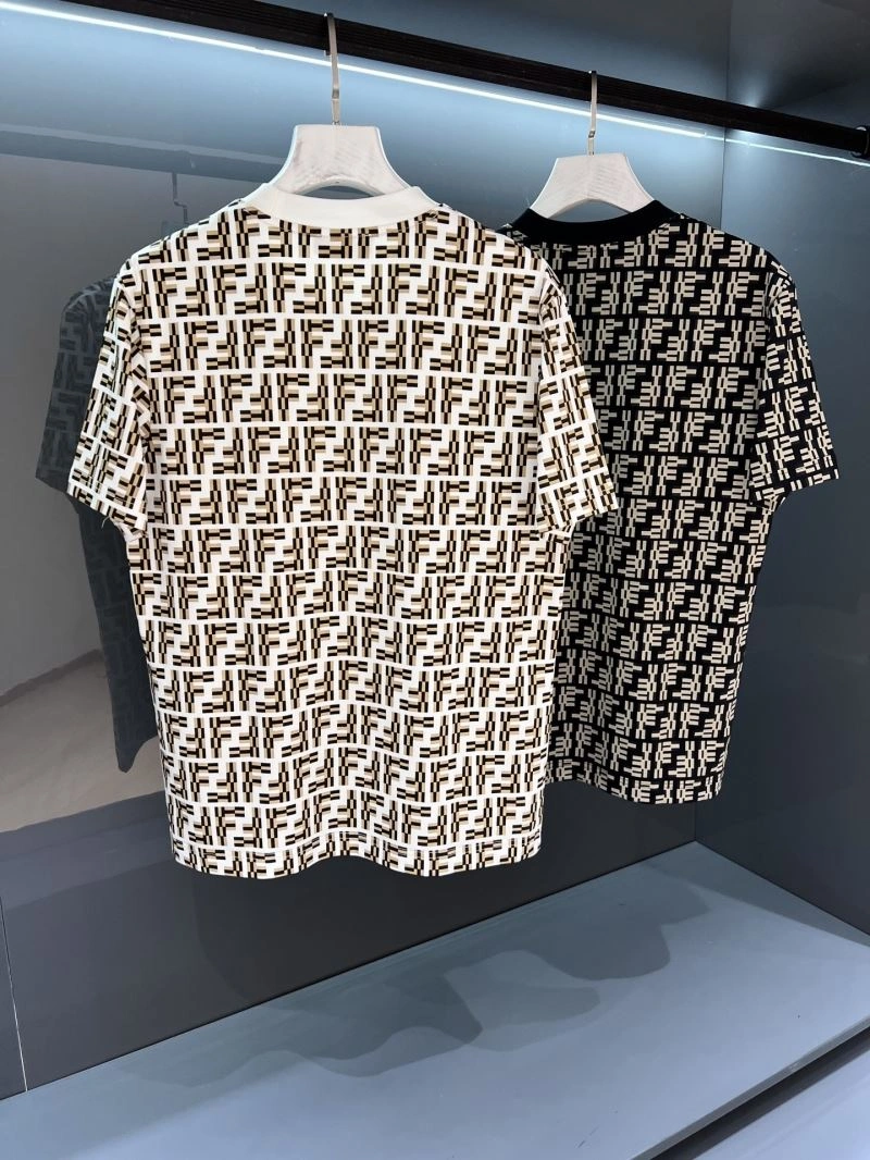 Fendi T-Shirts Sleek 122321