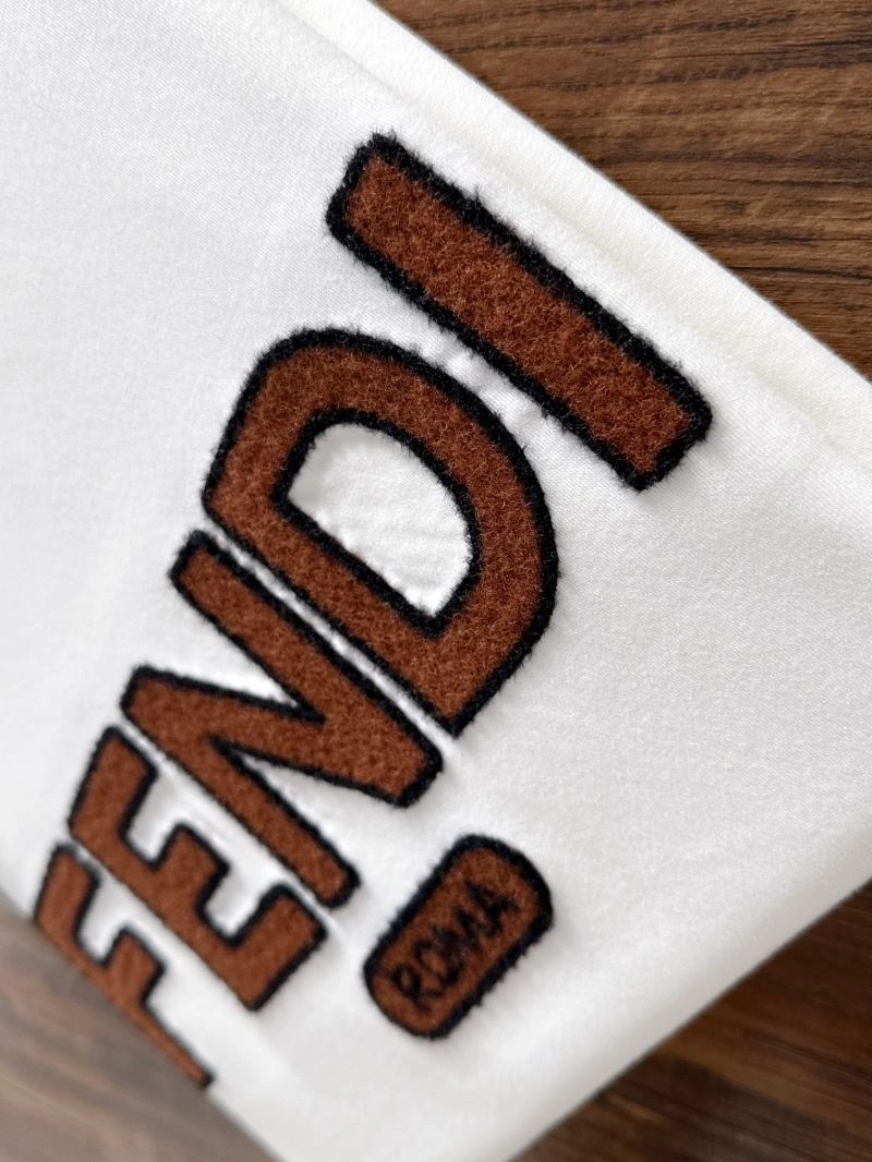 Fendi T-Shirts Stylish 122245