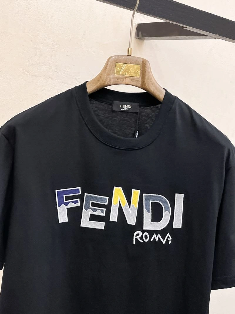 Fendi T-Shirts Resilient 122190