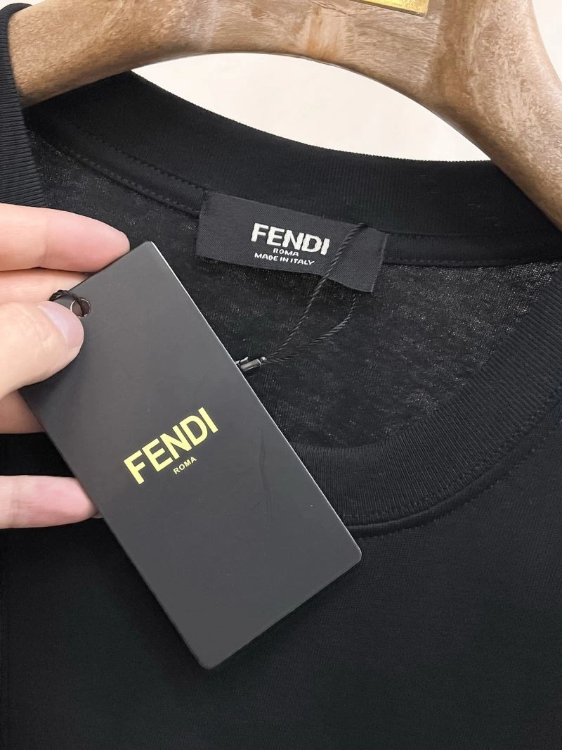 Fendi T-Shirts Resilient 122190