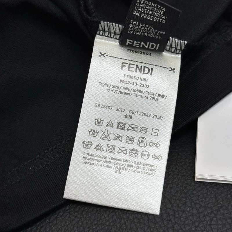 Fendi T-Shirts ModernLook 122030
