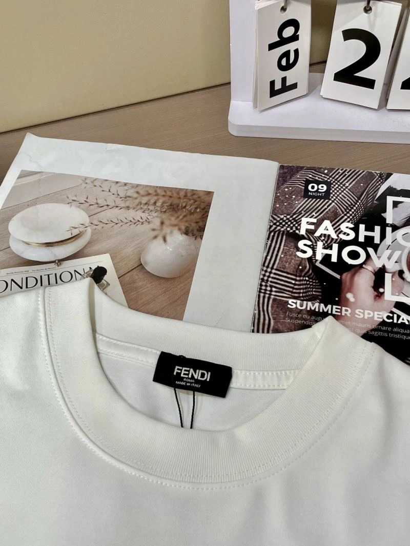 Fendi T-Shirts Breathable 122039