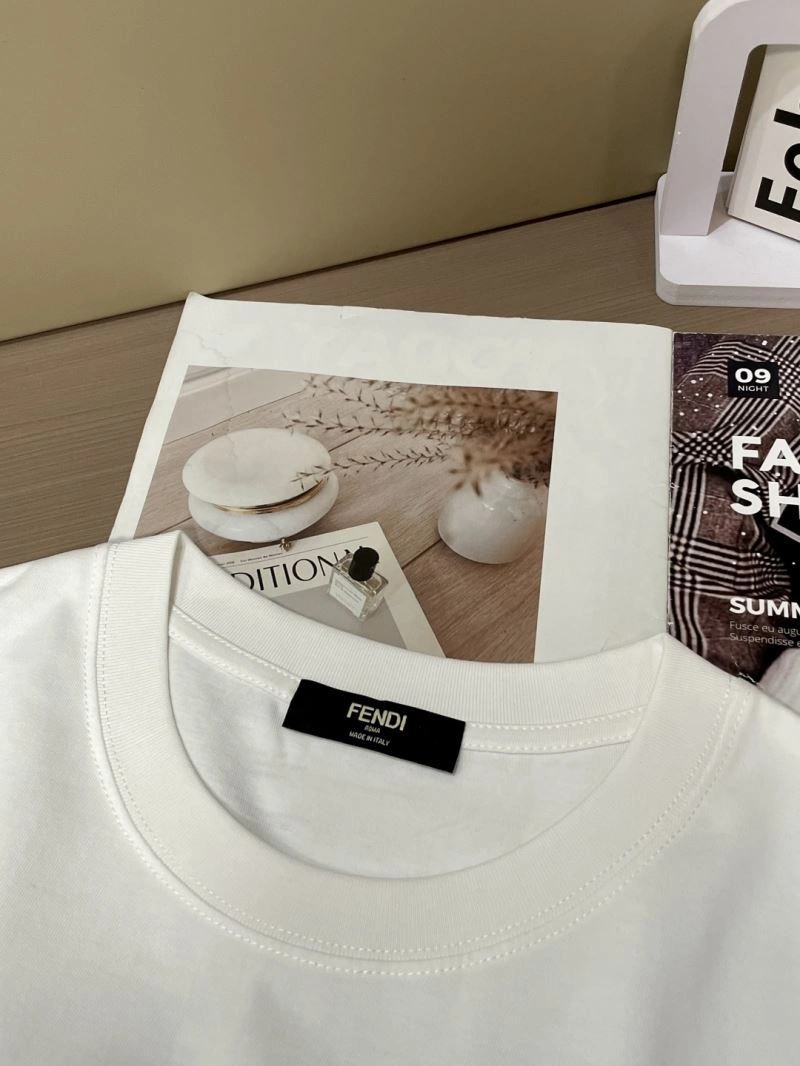Fendi T-Shirts Cozy 122025