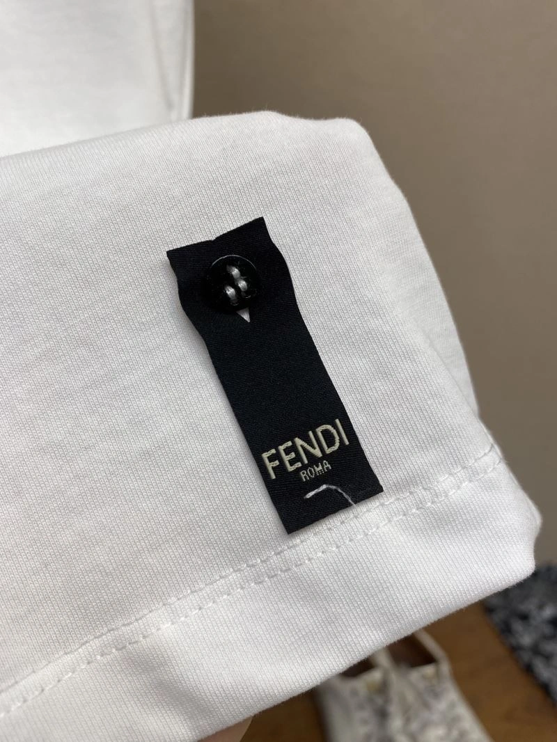 Fendi T-Shirts Durable 121991