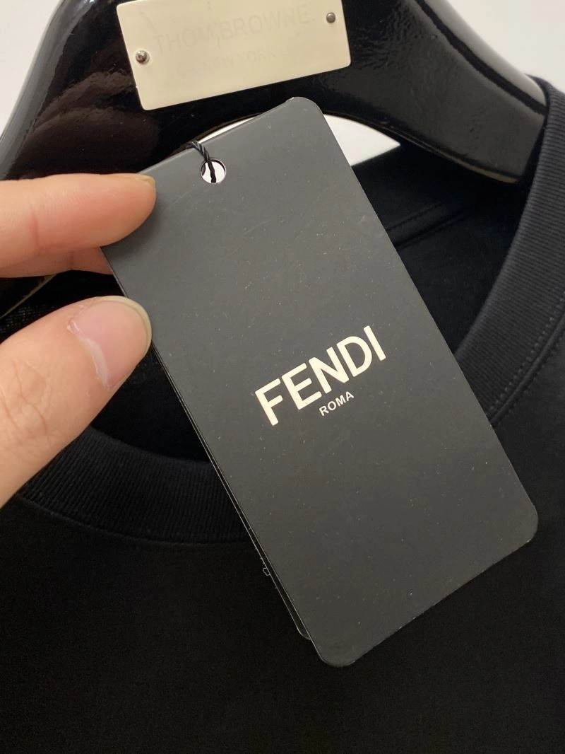 Fendi T-Shirts TimelessDesign 121990