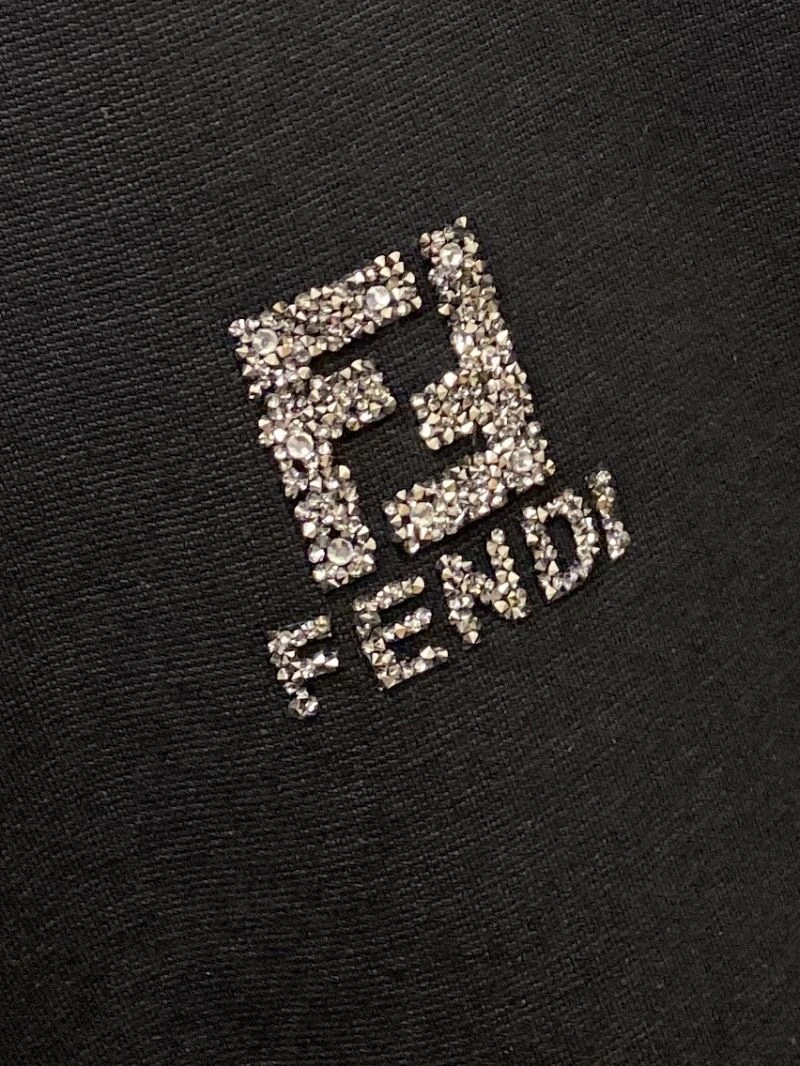 Fendi T-Shirts TimelessDesign 121990