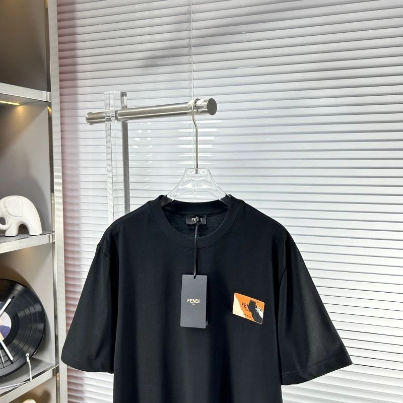 Fendi T-Shirts Sleek 121981