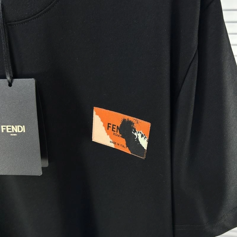 Fendi T-Shirts Sleek 121981