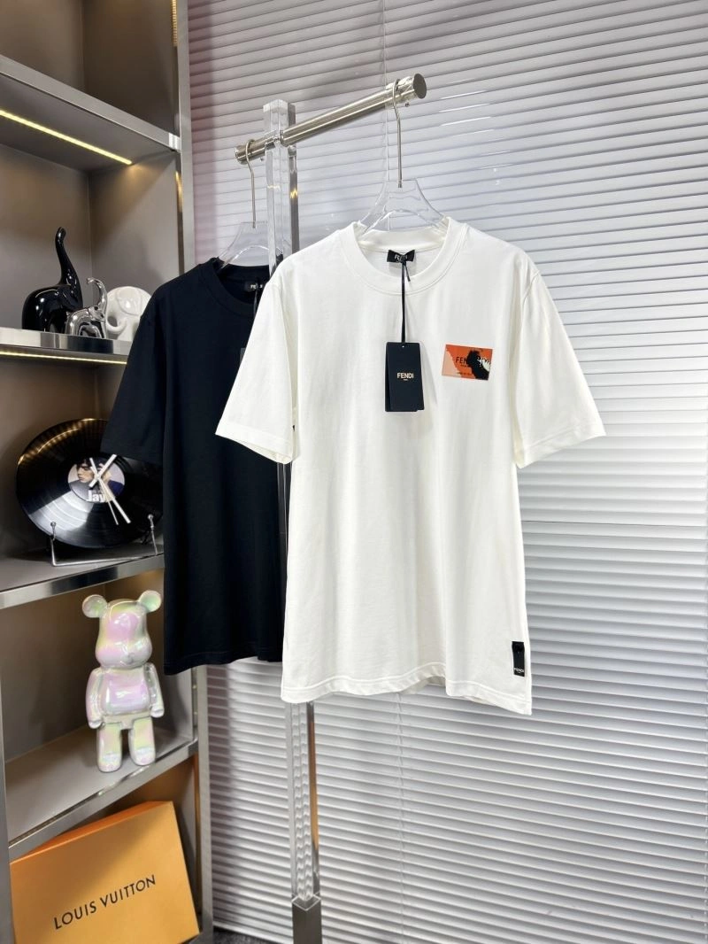 Fendi T-Shirts Sleek 121981